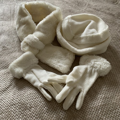 Mütze schal und handschuhe - mütze,,